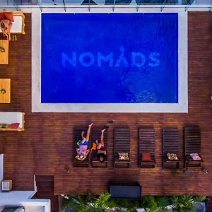 4* 旅馆 Nomads & Rooftop Pool